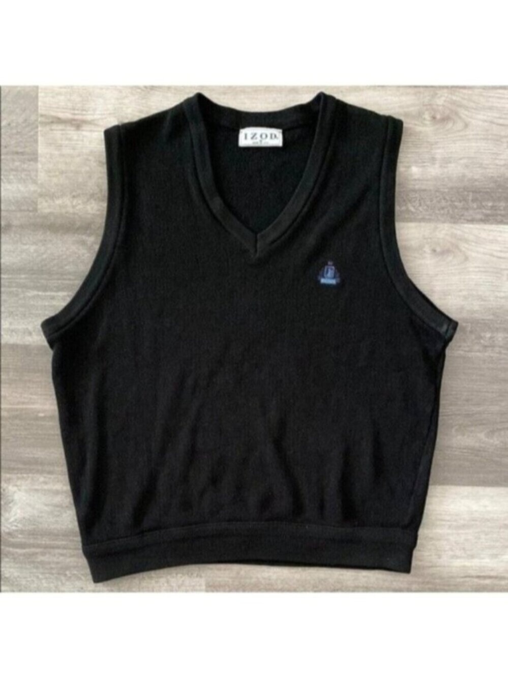 Izod Sweater Vest Mens Medium Black V Neck Crest Knit Retro Golf Prep USA Made